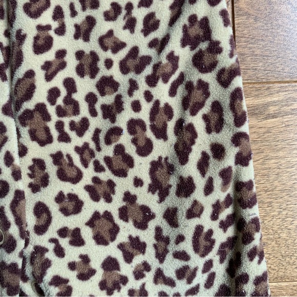 3/$10 CARTERS Baby girl fleece pyjamas 9m - Picture 2 of 4